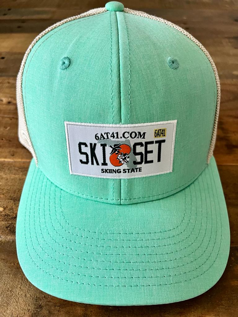 TRUCKER HAT SKI PLATE MINT